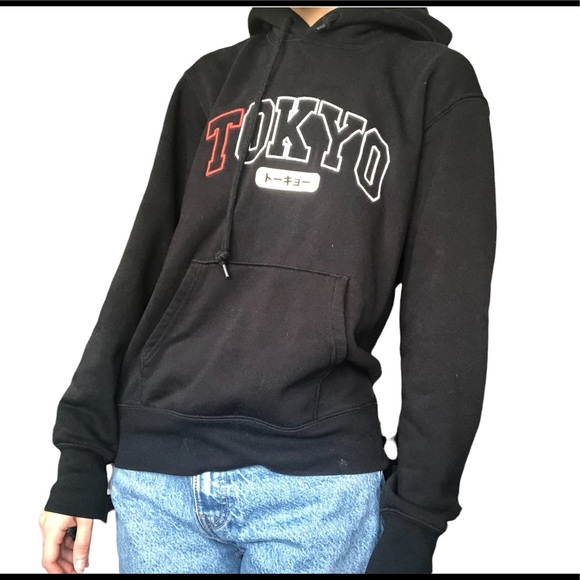 UNIQLO Tokyo Black Hoodie - Picture 3 of 8